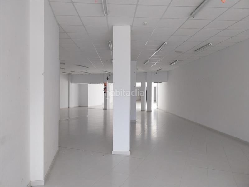 Foto aa1fdef6-bf40-42f6-b835-744c579540c3. Locale commerciale in Burela