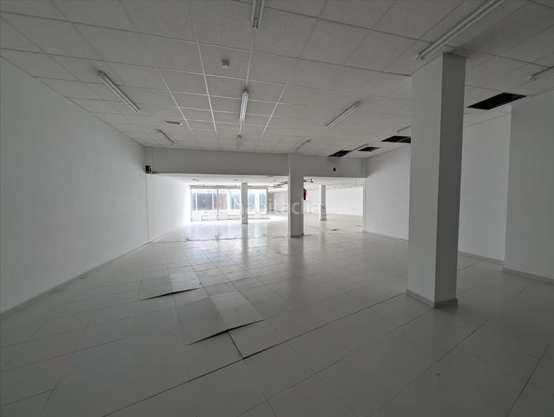 Foto ad0e80f4-92c2-4f8f-8d7b-5a0c44ad735b. Locale commerciale in Burela