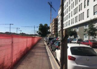 Parking coche  J manuel caballero bonald