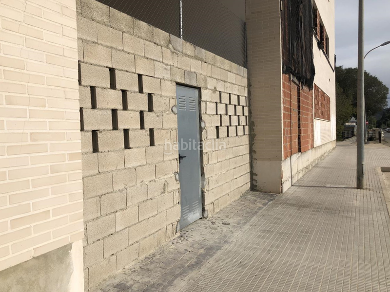 Foto 5263784b-d5ea-460d-89a1-7ad99432c2d1. Aparcament cotxe a Carcaixent