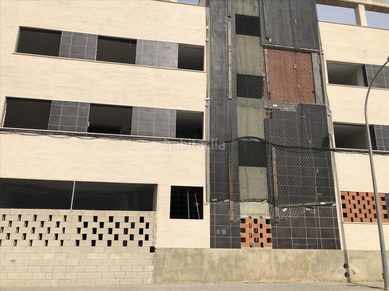 Foto acaf72aa-4942-45bb-981c-593a3886dc41. Aparcament cotxe a Carcaixent