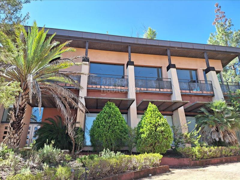 Foto d707e839-cb49-487c-a76b-180196c8d88f. Edificio en Enguera