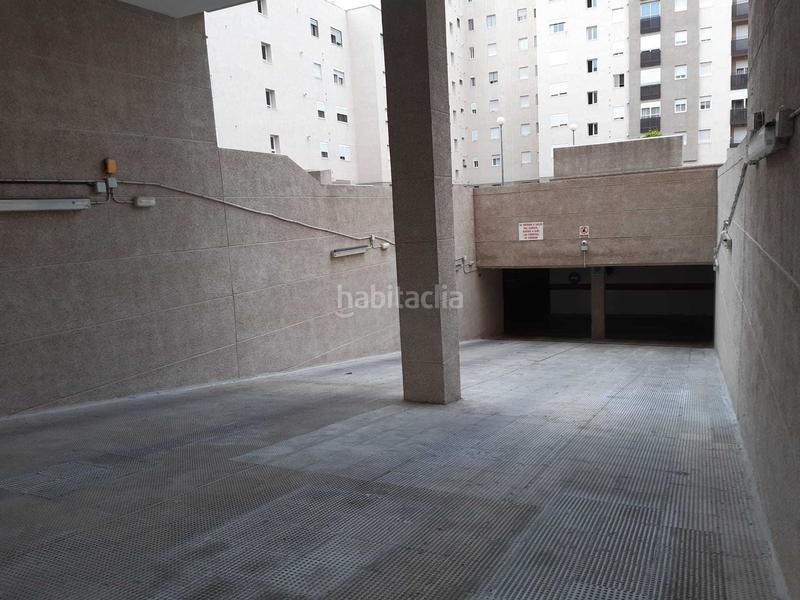 Foto 569ebb09-8ea0-42fc-8a68-85b5cec4a420. Parking voiture dans Valdezorras - El Gordillo Sevilla