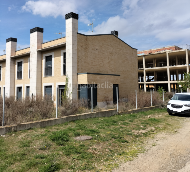 Foto 02a10add-ba8b-4a76-bc17-ff5b6884162a. Autoparkplatz in Galilea