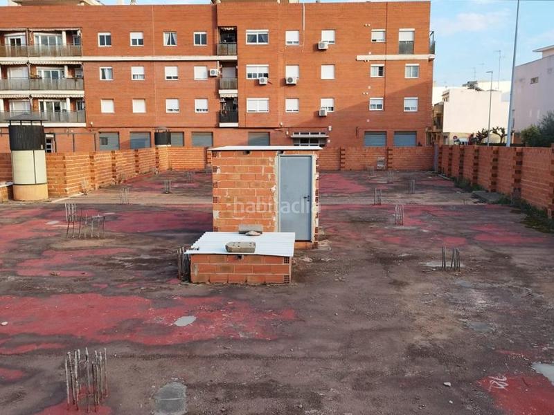 Foto a836da40-85f3-4248-8a32-ae2a9d91cfae. Parking coche en Nules