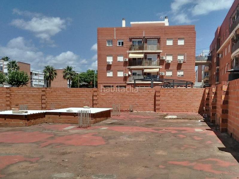 Foto c7006d14-a1dc-45e1-99a6-6719c73d6363. Parking coche en Nules