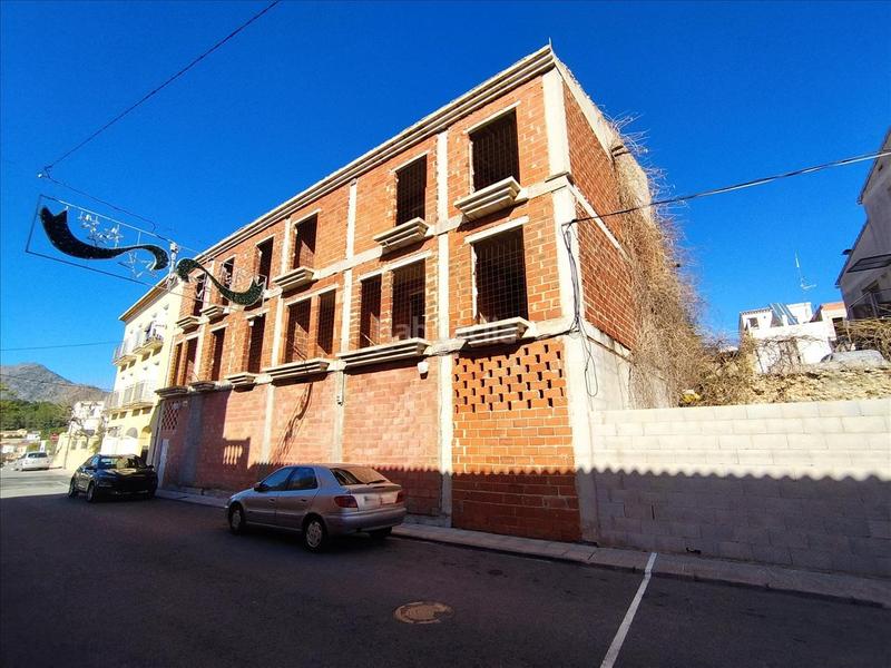 Foto 2460a6e3-4a7c-4ba1-b05e-49b038048bff. Parking coche en Parcent