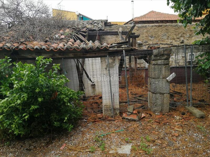 Foto 9585f3a8-77ed-41a5-b0f6-b413115c712b. Residential plot in Valdemorillo pueblo Valdemorillo