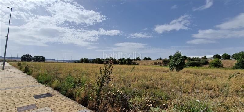 Foto 3d62b143-2556-4c26-8576-32d0fc71d1d3. Area edificabile industriale in Simancas