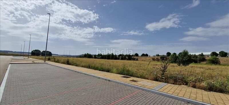 Foto bbc2e49e-87eb-4320-98a0-4f7f6e08392a. Area edificabile industriale in Simancas