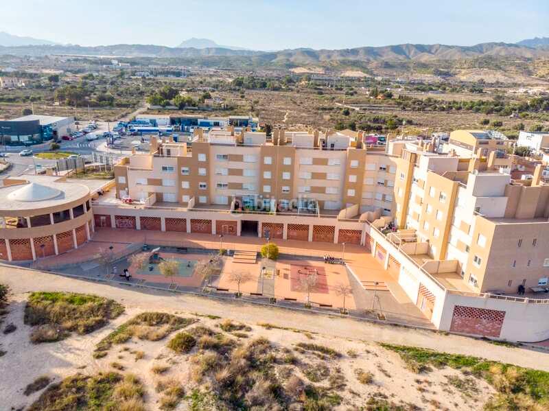 Foto d6885aef-966b-41a0-9a26-16fe8af31020. Local commercial dans Campello Pueblo Campello (el)