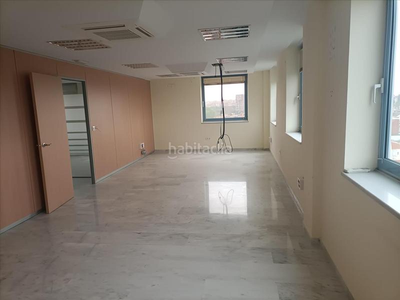 Foto e0881e8a-051c-40b2-98c2-8b415edea0f9. Office space in Urbadiez - Entrepuentes Sevilla