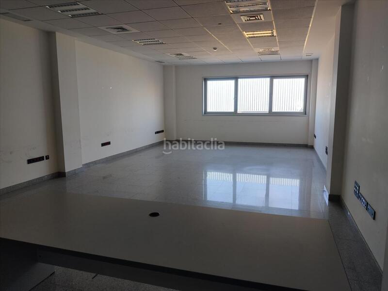 Foto 9c683707-dd3d-4ef5-b79f-8ced8a183284. Office space in El Plantinar - Avda. La Paz - El Juncal Sevilla