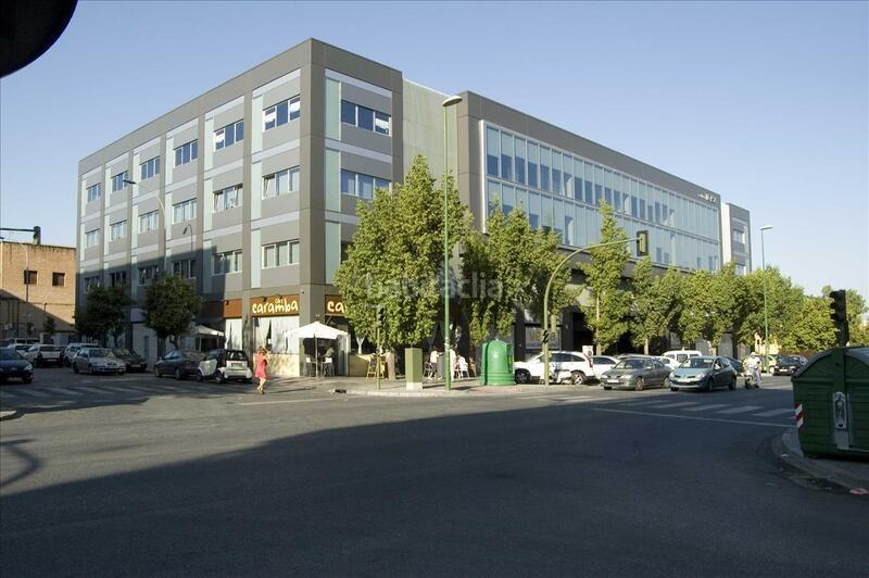 Foto 41a9ba2b-cf1f-4ff9-bdc7-9c0c5985e0c8. Office space in El Plantinar - Avda. La Paz - El Juncal Sevilla