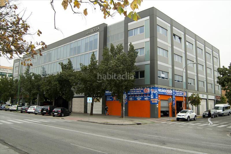 Foto bfe3f765-d752-4149-a9ba-22f999f66190. Office space in El Plantinar - Avda. La Paz - El Juncal Sevilla
