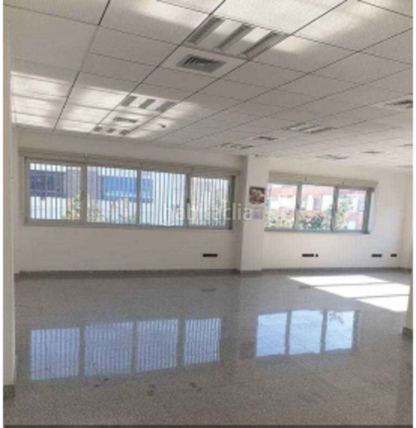 Foto fd74290a-4d9d-4b38-a8f3-ff74cd398291. Office space in El Plantinar - Avda. La Paz - El Juncal Sevilla