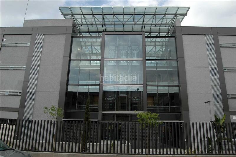 Foto 53803e39-fd4a-48ae-8972-35108bbd6479. Office space in El Plantinar - Avda. La Paz - El Juncal Sevilla