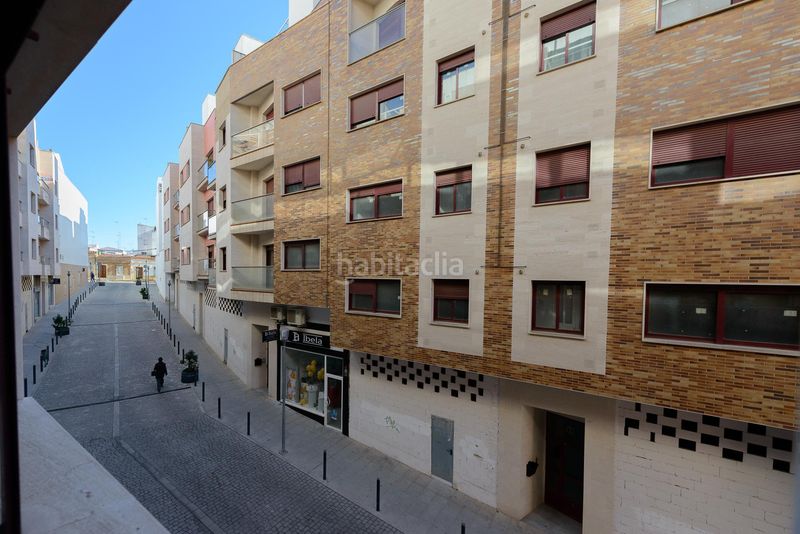 Foto 475e025c-ca38-448d-b508-1bafdbcead90. Local comercial a Almendralejo