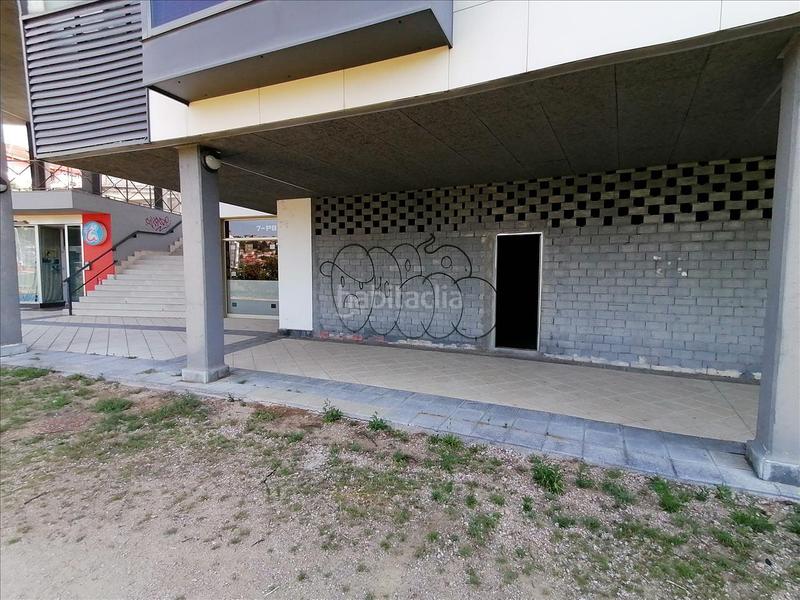 Foto 3786f8e9-9c58-4fd9-9d88-fa15e5878136. Local comercial a Lavadores Vigo