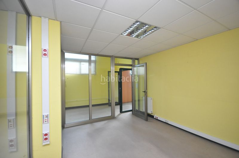 Foto 495bbacf-2cb6-4291-bec4-81d3b87f6d53. Local comercial en Bertamirans Ames