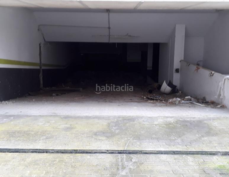 Foto f165ad3f-8365-4554-b2d0-f4c29c3b273c. Autoparkplatz in Casarrubios del Monte