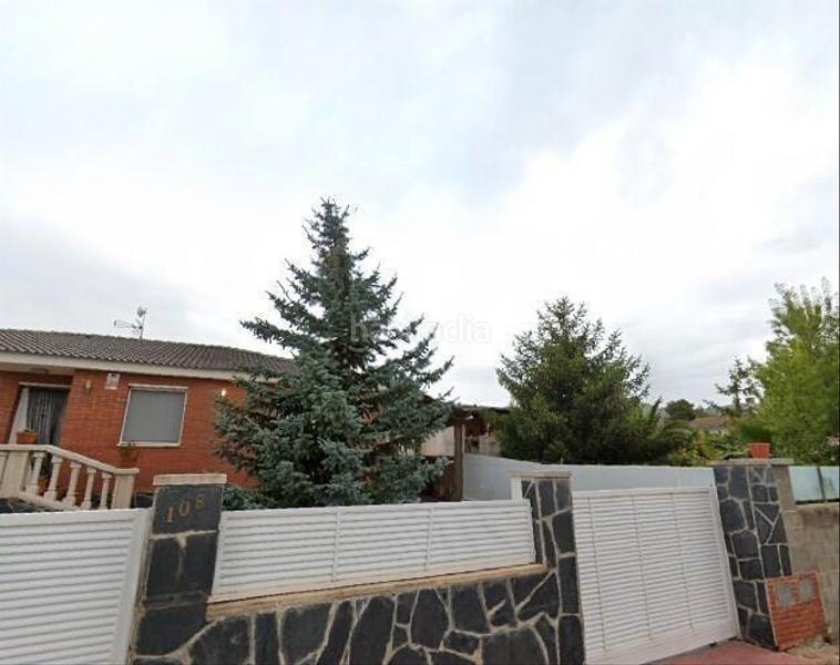 Foto 05f819d6-3fc1-4087-bd06-0d54f7f9c785. Casa adosada en Aiguamúrcia