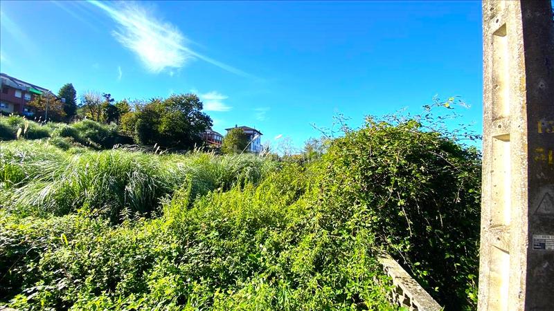 Foto c5cc5b75-b35d-41b1-bd5d-8b58c77f2eff. Terrain résidentiel dans Renedo Piélagos