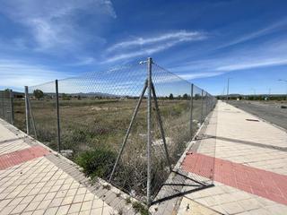 Terreny residencial  3/3 rompidas viejas junta de compensacion