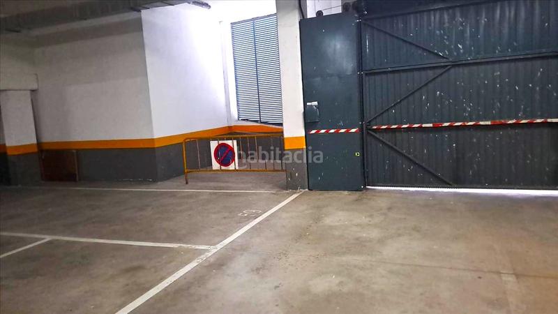 Foto da838aa8-1524-496d-89da-4372424a3a05. Parking voiture dans Dehesa Vieja-Puente Cultural San Sebastián de los Reyes