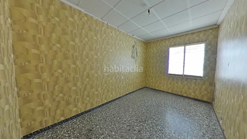 Foto e05b8a04-8869-4be2-b1d9-78cfece4a89d. Edifici a Onil