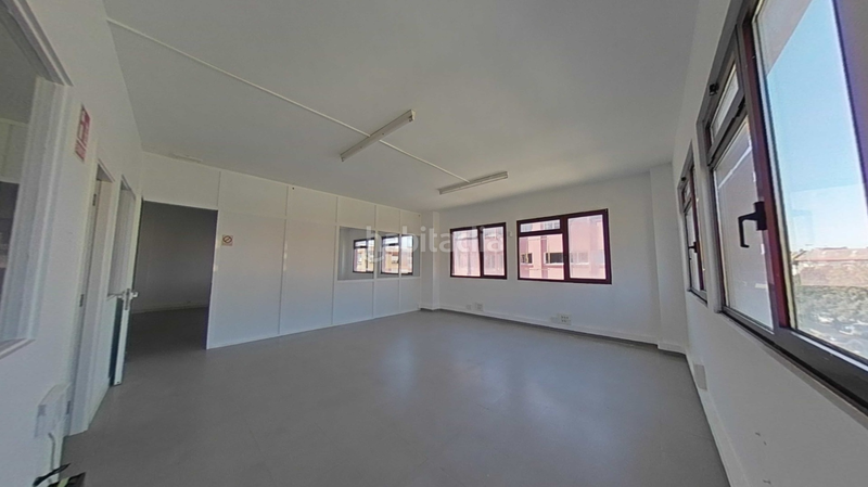 Foto 9dd31f82-a5db-4e3e-aac4-2e369ae354ec. Geschäftsraum in Alisal - San Román Santander