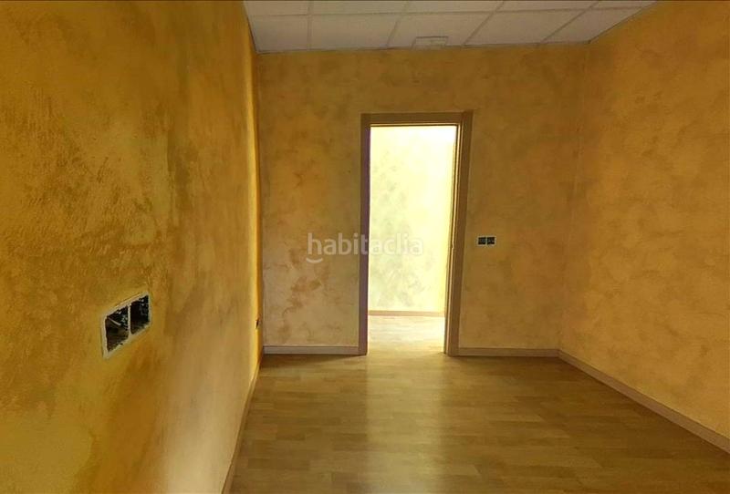 Foto b54f144e-a3a0-4162-8d6c-c339da178935. Local comercial a Juan de la Cierva Getafe