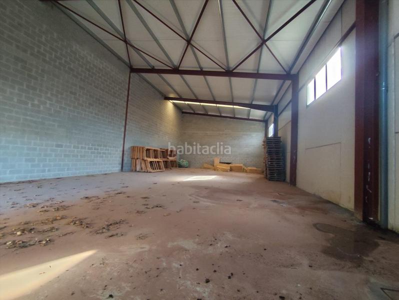 Foto 22ad3186-978c-4565-a044-0b7a87c10f4e. Fabrikhalle in Hormilla