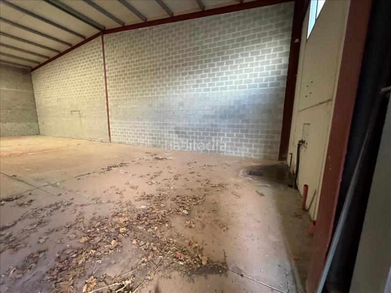 Foto 91ce8770-a188-4842-b6f9-758929a793cd. Fabrikhalle in Hormilla