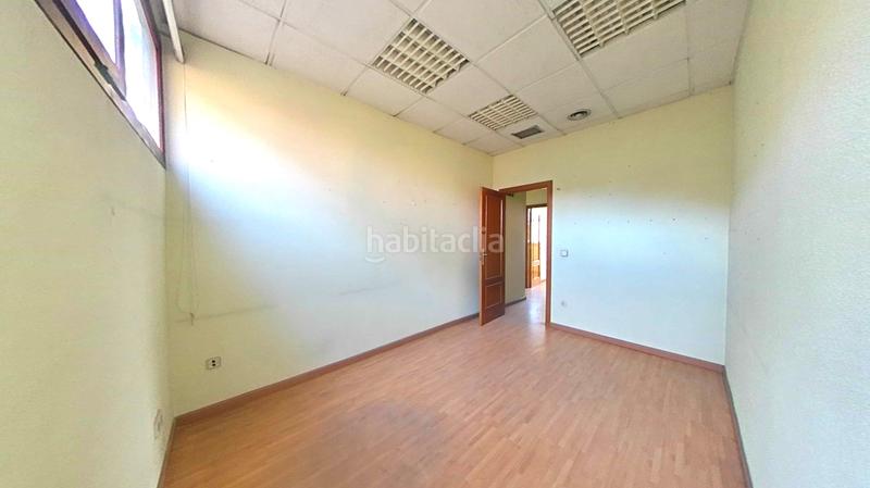 Foto 5342324c-3259-4081-a6bb-c5417ece1514. Oficina a Villaverde Alto Madrid