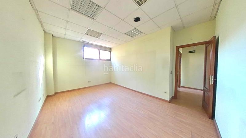 Foto acbbf7f1-4de1-460f-8458-28ced93a8071. Oficina a Villaverde Alto Madrid
