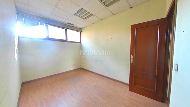Foto b9a4c640-c31b-464a-af4c-23d3e161bf1a. Oficina a Villaverde Alto Madrid