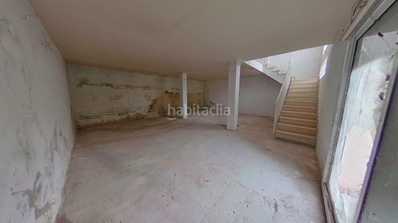 Foto 5ad4f1d1-e70b-411e-8c39-2a2c3b29b524. Local comercial a Castellet i la Gornal