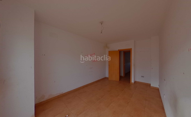 Foto bc073bde-ba91-417e-8a21-787a8ca3a37e. Local comercial a Castellet i la Gornal