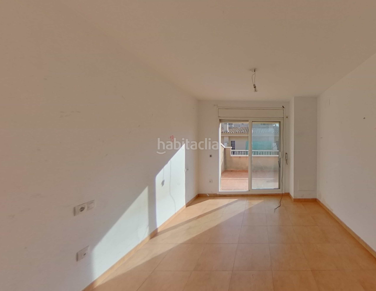 Foto dcebd6c1-b676-4a24-a0ba-314acc52cb20. Local comercial a Castellet i la Gornal