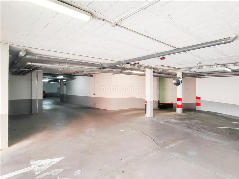 Foto f5e73a87-7886-49d9-ad78-4f701712fea8. Parking coche en Valdespartera Zaragoza