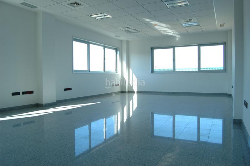 Foto 9ea55370-f1cd-4897-9174-4b1a55e30fed. Ufficio in El Plantinar - Avda. La Paz - El Juncal Sevilla