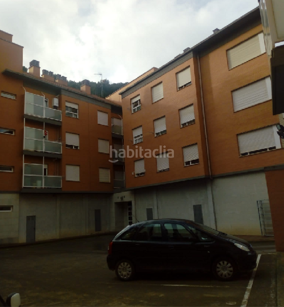 Foto ae44816a-b7cd-4958-ab09-0761078683c2. Parking voiture dans Nájera