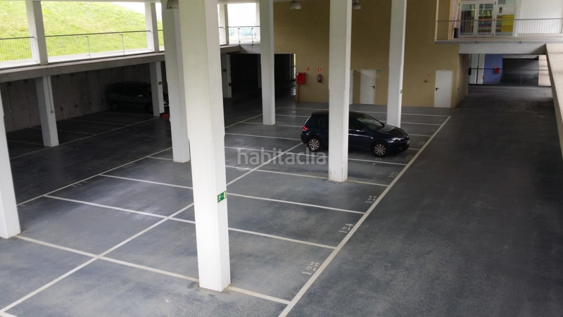 Foto f324fc2b-7788-4355-a90e-93aa0527e6e2. Aparcament cotxe a Erandio