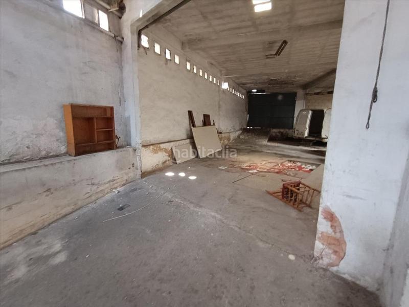 Foto f983796c-37ea-49e3-b2dd-04e64e328605. Nave industrial en Algemesí