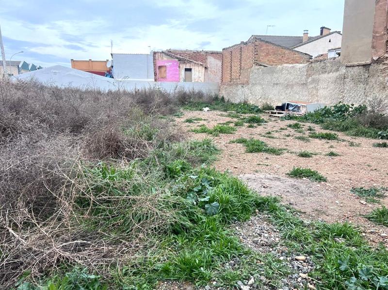 Foto 1a95b17c-492b-42fb-b953-7a2e141482b4. Terreny residencial a Castejón