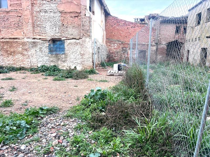 Foto bd158775-b4c1-43a8-9f48-9c7641765977. Terreny residencial a Castejón