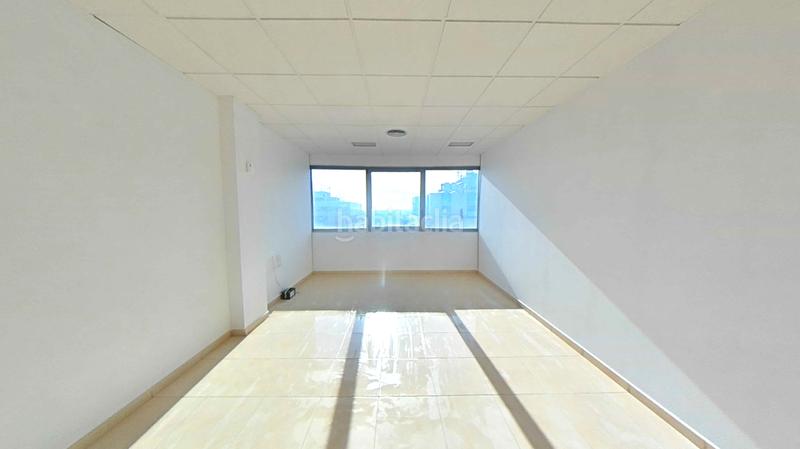 Foto 7773eb6f-f3fa-47e3-b6c7-da895308e431. Oficina a San Jerónimo - La Bachillera Sevilla