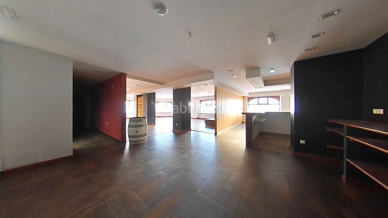 Foto 727271a4-2c9f-4876-af94-8e97d4b6f840. Local comercial a Pradoluengo