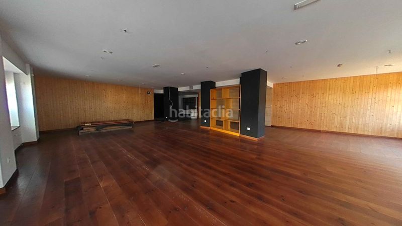 Foto f0d6da07-84af-45b5-8763-371288fe6263. Local comercial a Pradoluengo